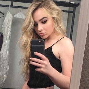 Sabrina Carpenter Shaking Her Tight Teen Ass